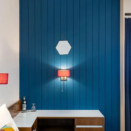 Hotel Historique Chez Elsy - Crans-sapins